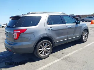 2014 Ford Explorer XLT z VIN 1FM5K7D85EGB73581, wystawiony jako IAAI lot #42355115 z przebiegiem 173 832 mil mil oraz . Historia ofert i sprzedaży dostępna na DreamBid. Obrazek 4.