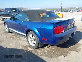 2008 Ford Mustang Deluxe with VIN 1ZVHT84N685117737, listed as a IAAI auction lot 41086449 with 215,136 mi miles and . Bid and sale history available at carsss.com. Image 3.