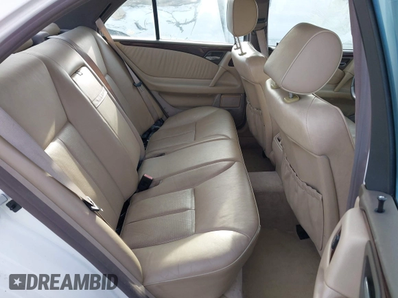 1997 Mercedes-Benz E-Class with VIN WDBJF55F8VJ031834, listed as a IAAI auction lot 41901306 with 1 mi miles. Bid and sale history available at carsss.com. Image 8.