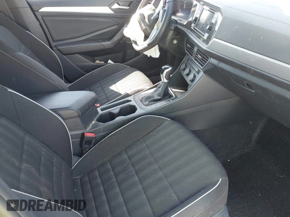 2024 Volkswagen Jetta Sport with VIN 3VWAM7BUXRM064443, listed as a IAAI auction lot 42049756 with 9,722 mi miles and . Bid and sale history available at DreamBid. Image 5.