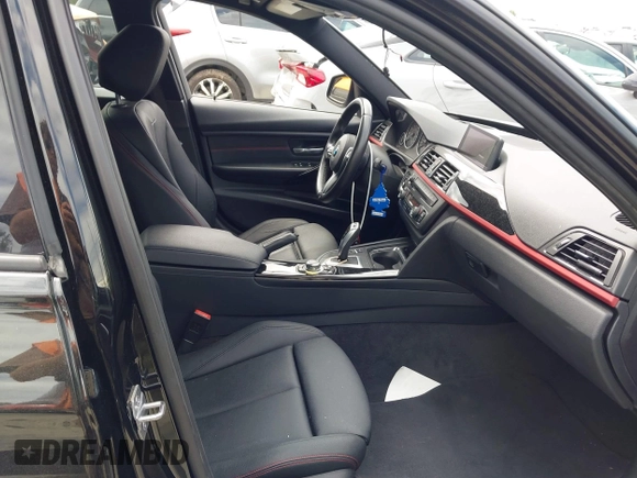 2013 BMW 3 Series 328i z VIN WBA3A5C52DJ461664, wystawiony jako IAAI lot #42182365 z przebiegiem 125 195 mil mil oraz . Historia ofert i sprzedaży dostępna na DreamBid. Obrazek 5.