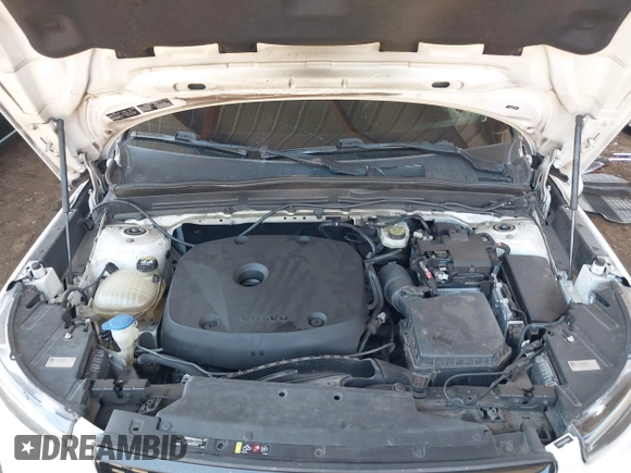 2019 Volvo XC40 Momentum с VIN YV4162XZ5K2016041, выставлен на аукционе IAAI как лот 42565362 с пробегом 112 329 миль миль и . История ставок и продаж доступна на DreamBid. Изображение 10.