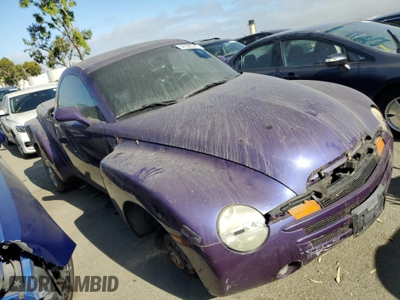 2004 Chevrolet SSR LS z VIN 1GCES14P14B107470, wystawiony jako Copart lot #57395344 z przebiegiem Nie podano mil oraz Szkoda całkowita • Salvage title. Historia ofert i sprzedaży dostępna na DreamBid. Obrazek 4.