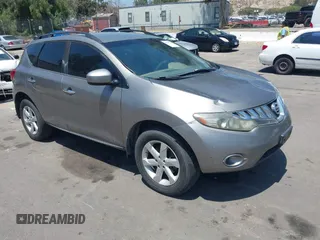 2009 Nissan Murano SL z VIN JN8AZ18U79W009879, wystawiony jako IAAI lot #42207223 z przebiegiem 184 643 mil mil oraz . Historia ofert i sprzedaży dostępna na DreamBid. Obrazek 1.
