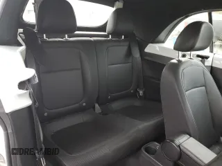 2018 Volkswagen Beetle S z VIN 3VW5DAAT3JM514865, wystawiony jako Copart lot #41675185 z przebiegiem Nie podano mil oraz Szkoda całkowita • Salvage title. Historia ofert i sprzedaży dostępna na DreamBid. Obrazek 10.
