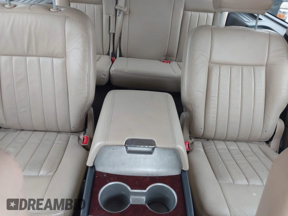 2006 Lincoln Navigator Luxury z VIN 5LMFU27536LJ11833, wystawiony jako IAAI lot #42377770 z przebiegiem 171 885 mil mil oraz . Historia ofert i sprzedaży dostępna na DreamBid. Obrazek 8.