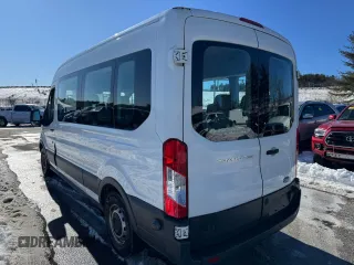 2015 Ford Transit Passenger XL with VIN 1FBAX2CM7FKB31826, listed as a Copart auction lot 46722565 with 261,354 mi miles and Clean Title. Bid and sale history available at carsss.com. Image 3.