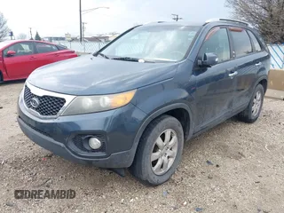 2011 Kia Sorento LX with VIN 5XYKT3A14BG082532, listed as a IAAI auction lot 41942275 with 199,525 mi miles and . Bid and sale history available at carsss.com. Image 2.