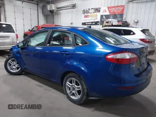 2019 Ford Fiesta SE z VIN 3FADP4BJXKM118427, wystawiony jako IAAI lot #41643927 z przebiegiem 109 617 mil mil oraz . Historia ofert i sprzedaży dostępna na DreamBid. Obrazek 3.
