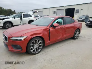 2019 Volvo S60 Momentum with VIN 7JR102FK5KG005814, listed as a Copart auction lot 77935604 with 81,922 mi miles and Salvage Title. Bid and sale history available at carsss.com. Image 1.