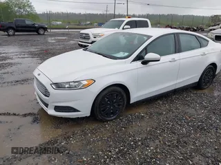 2013 Ford Fusion S with VIN 3FA6P0G76DR211501, listed as a IAAI auction lot 42095275 with 205,716 mi miles. Bid and sale history available at carsss.com. Image 2.