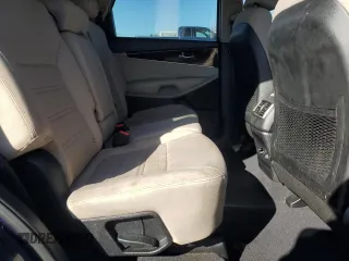 2018 Kia Sorento LX with VIN 5XYPGDA3XJG387632, listed as a Copart auction lot 48312535 with 125,112 mi miles and Clean Title. Bid and sale history available at carsss.com. Image 11.