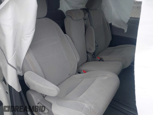 2017 Toyota Sienna LE Auto Access Seat with VIN 5TDKZ3DCXHS896658, listed as a IAAI auction lot 41973933 with 1 mi miles. Bid and sale history available at carsss.com. Image 8.