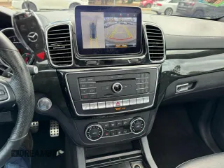 2019 Mercedes-Benz GLE 43 AMG z VIN 4JGED6EB5KA151724, wystawiony jako Copart lot #53707215 z przebiegiem 95 681 mil mil oraz Czysty tytuł • Clean title. Historia ofert i sprzedaży dostępna na DreamBid. Obrazek 10.