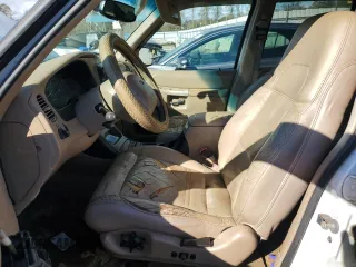2000 Ford Explorer Eddie Bauer с VIN 1FMDU64EXYZA33959, выставлен на аукционе Copart как лот 80703974 с пробегом 181 523 миль миль и Списание • Salvage title. История ставок и продаж доступна на DreamBid. Изображение 7.