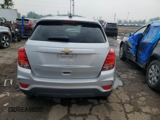 2020 Chevrolet Trax LS z VIN 3GNCJKSB9LL165242, wystawiony jako Copart lot #59348515 z przebiegiem 98 440 mil mil oraz Nie do naprawy • Non repairable. Historia ofert i sprzedaży dostępna na DreamBid. Obrazek 6.
