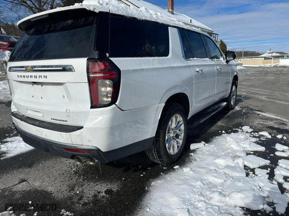 2022 Chevrolet Suburban Premier with VIN 1GNSKFKD0NR189734, listed as a Copart auction lot 46651585 with 25,074 mi miles and Clean Title. Bid and sale history available at carsss.com. Image 3.