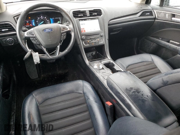 2018 Ford Fusion SE z VIN 3FA6P0LU9JR185726, wystawiony jako Copart lot #55471585 z przebiegiem 76 651 mil mil oraz Szkoda całkowita • Salvage title. Historia ofert i sprzedaży dostępna na DreamBid. Obrazek 8.