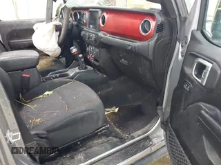 2020 Jeep Gladiator Rubicon with VIN 1C6JJTBGXLL136627, listed as a IAAI auction lot 42333468 with 74,717 mi miles and . Bid and sale history available at DreamBid. Image 5.