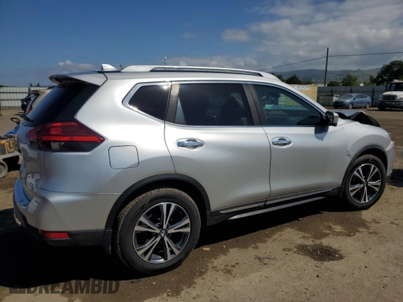 2017 Nissan Rogue SL z VIN 5N1AT2MT3HC885683, wystawiony jako Copart lot #54957275 z przebiegiem 127 879 mil mil oraz Szkoda całkowita • Salvage title. Historia ofert i sprzedaży dostępna na DreamBid. Obrazek 3.