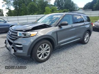 2023 Ford Explorer XLT z VIN 1FMSK7DH5PGB42501, wystawiony jako Copart lot #55725495 z przebiegiem 20 913 mil mil oraz Szkoda całkowita • Salvage title. Historia ofert i sprzedaży dostępna na DreamBid. Obrazek 1.