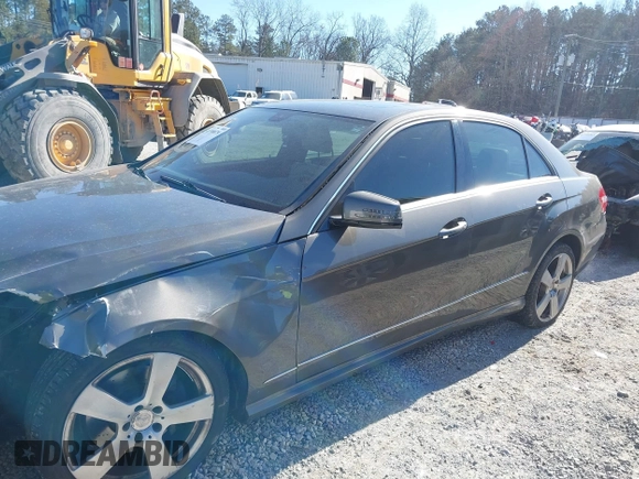 2011 Mercedes-Benz E-Class E 350 Luxury with VIN WDDHF8HB7BA390393, listed as a IAAI auction lot 41398879 with 155,161 mi miles. Bid and sale history available at carsss.com. Image 14.