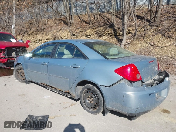 2007 Pontiac G6 1SV Value Leader with VIN 1G2ZF58B474193687, listed as a IAAI auction lot 41751844 with 185,093 mi miles. Bid and sale history available at carsss.com. Image 3.
