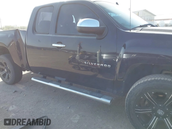 2013 Chevrolet Silverado 1500 LT with VIN 1GCRKSE77DZ267690, listed as a IAAI auction lot 41801357 with 70,964 mi miles and . Bid and sale history available at DreamBid. Image 14.