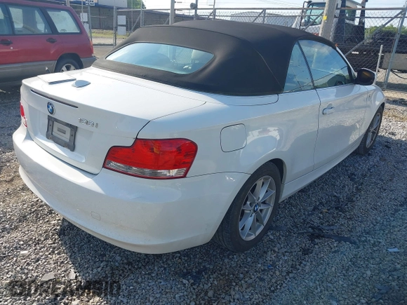 2010 BMW 1 Series 128i with VIN WBAUL7C5XAVJ78010, listed as a IAAI auction lot 42549423 with 153,771 mi miles and . Bid and sale history available at DreamBid. Image 4.