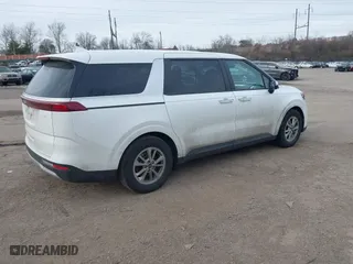 2024 Kia Carnival LX with VIN KNDNB4H34R6328831, listed as a IAAI auction lot 41631238 with 41,733 mi miles. Bid and sale history available at carsss.com. Image 4.