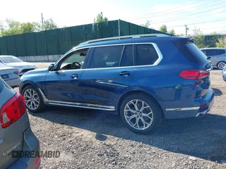 2020 BMW X7 xDrive40i z VIN 5UXCW2C01L9B61428, wystawiony jako IAAI lot #42209916 z przebiegiem 46 794 mil mil oraz . Historia ofert i sprzedaży dostępna na DreamBid. Obrazek 14.