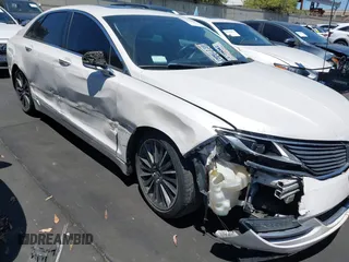 2016 Lincoln MKZ Hybrid z VIN 3LN6L2LU5GR613636, wystawiony jako IAAI lot #42613605 z przebiegiem Nie podano mil oraz . Historia ofert i sprzedaży dostępna na DreamBid. Obrazek 6.