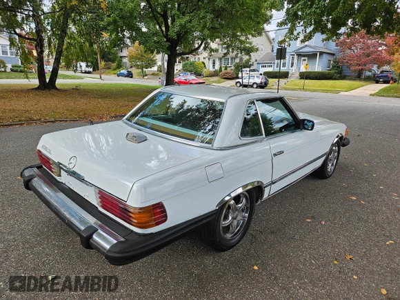 1979 Mercedes-Benz SL with VIN 10704412051659, listed as a Copart auction lot 76422164 with 106,278 mi miles and Clean title. Bid and sale history available at DreamBid. Image 4.