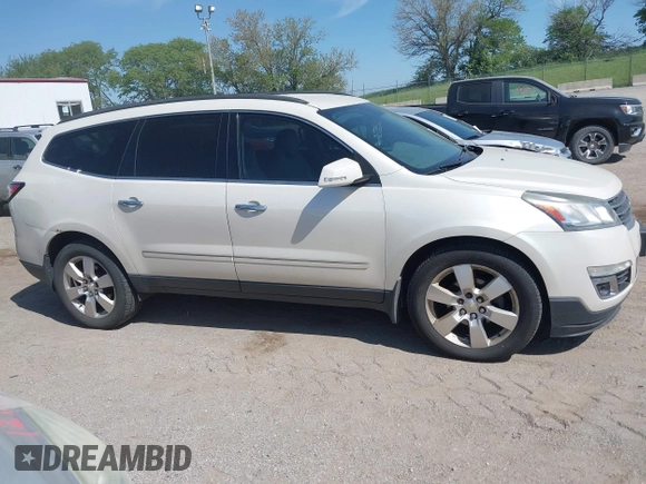 2013 Chevrolet Traverse LTZ z VIN 1GNKVLKD8DJ107168, wystawiony jako IAAI lot #42242078 z przebiegiem 271 640 mil mil oraz . Historia ofert i sprzedaży dostępna na DreamBid. Obrazek 14.