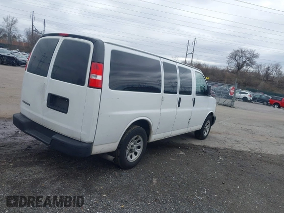 2009 Chevrolet Express Cargo z VIN 1GCFG15XX91111051, wystawiony jako IAAI lot #41826049 z przebiegiem 153 214 mil mil oraz . Historia ofert i sprzedaży dostępna na DreamBid. Obrazek 4.