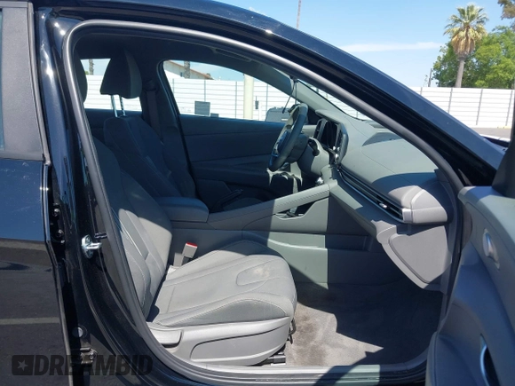 2023 Hyundai Elantra SEL z VIN KMHLM4AG6PU512266, wystawiony jako IAAI lot #42355805 z przebiegiem 71 204 mil mil oraz . Historia ofert i sprzedaży dostępna na DreamBid. Obrazek 5.