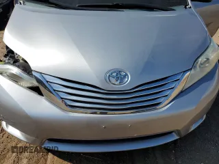 2012 Toyota Sienna XLE with VIN 5TDDK3DC5CS044711, listed as a Copart auction lot 58189195 with 112,172 mi miles and Salvage title. Bid and sale history available at DreamBid. Image 12.