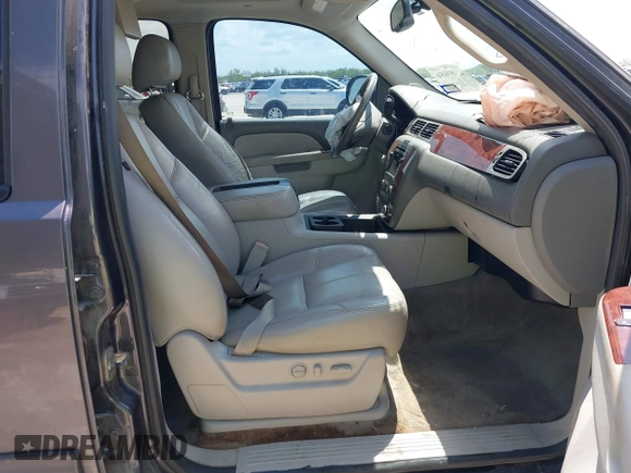 2011 Chevrolet Tahoe LT with VIN 1GNSCBE04BR205993, listed as a IAAI auction lot 42481654 with 272,265 mi miles and . Bid and sale history available at DreamBid. Image 5.