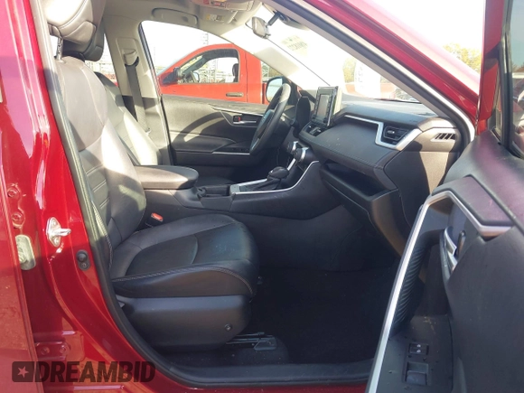 2021 Toyota RAV4 XLE Premium with VIN 2T3C1RFV1MW145048, listed as a IAAI auction lot 41018272 with 61,959 mi miles and . Bid and sale history available at DreamBid. Image 5.