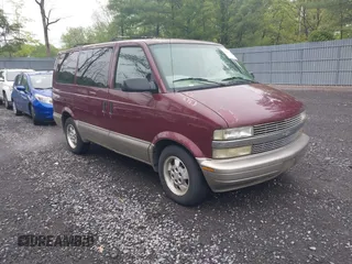 2003 Chevrolet Astro with VIN 1GNDM19X03B111420, listed as a IAAI auction lot 42210673 with 143,029 mi miles. Bid and sale history available at carsss.com. Image 1.