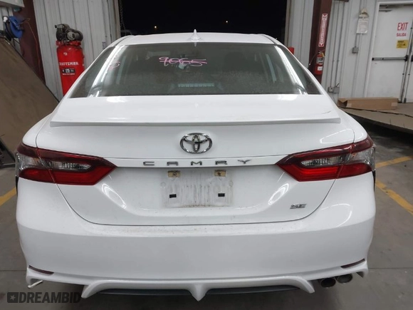 2022 Toyota Camry SE with VIN 4T1G11AK8NU706498, listed as a IAAI auction lot 42054821 with 46,982 mi miles. Bid and sale history available at carsss.com. Image 16.