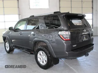 2019 Toyota 4Runner SR5 z VIN JTEBU5JR4K5733967, wystawiony jako Copart lot #59749215 z przebiegiem 42 467 mil mil oraz Szkoda całkowita • Salvage title. Historia ofert i sprzedaży dostępna na DreamBid. Obrazek 4.