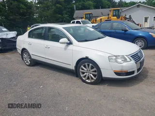 2007 Volkswagen Passat 2.0T z VIN WVWEK73C47P104958, wystawiony jako IAAI lot #42482727 z przebiegiem 171 507 mil mil oraz . Historia ofert i sprzedaży dostępna na DreamBid. Obrazek 1.