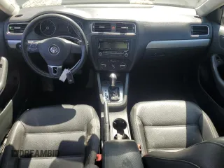 2013 Volkswagen Jetta SE with VIN 3VWDX7AJ3DM271048, listed as a Copart auction lot 59257995 with 122,393 mi miles and Salvage title. Bid and sale history available at DreamBid. Image 8.