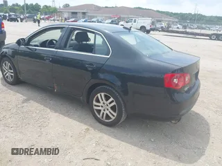 2006 Volkswagen Jetta 2.5L с VIN 3VWSF81K46M786118, выставлен на аукционе IAAI как лот 42700528 с пробегом 213 569 миль миль и . История ставок и продаж доступна на DreamBid. Изображение 3.
