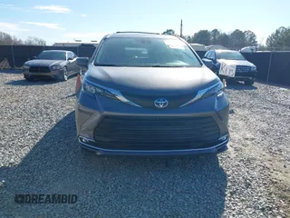 2024 Toyota Sienna XLE z VIN 5TDJRKEC8RS219789, wystawiony jako IAAI lot #41655786 z przebiegiem 1612 mil mil oraz . Historia ofert i sprzedaży dostępna na DreamBid. Obrazek 12.