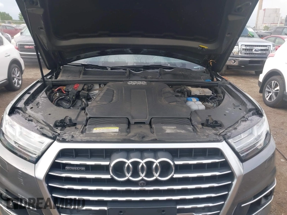 2017 Audi Q7 Prestige z VIN WA1VAAF76HD027540, wystawiony jako IAAI lot #42318658 z przebiegiem 82 619 mil mil oraz . Historia ofert i sprzedaży dostępna na DreamBid. Obrazek 10.