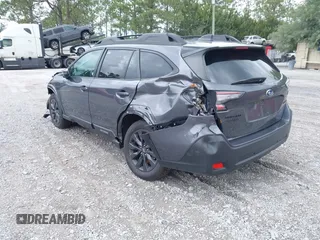 2025 Subaru Outback Onyx z VIN 4S4BTALCXS3181505, wystawiony jako IAAI lot #42365723 z przebiegiem 8 654 mil mil oraz . Historia ofert i sprzedaży dostępna na DreamBid. Obrazek 3.
