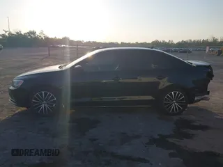 2016 Volkswagen Jetta Sport z VIN 3VWD17AJ5GM335337, wystawiony jako IAAI lot #42081987 z przebiegiem 93 215 mil mil oraz . Historia ofert i sprzedaży dostępna na DreamBid. Obrazek 15.