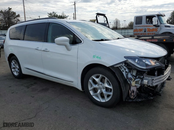 2017 Chrysler Pacifica Touring-L with VIN 2C4RC1BG9HR826930, listed as a Copart auction lot 51117785 with 134,301 mi miles and Salvage Title. Bid and sale history available at carsss.com. Image 4.